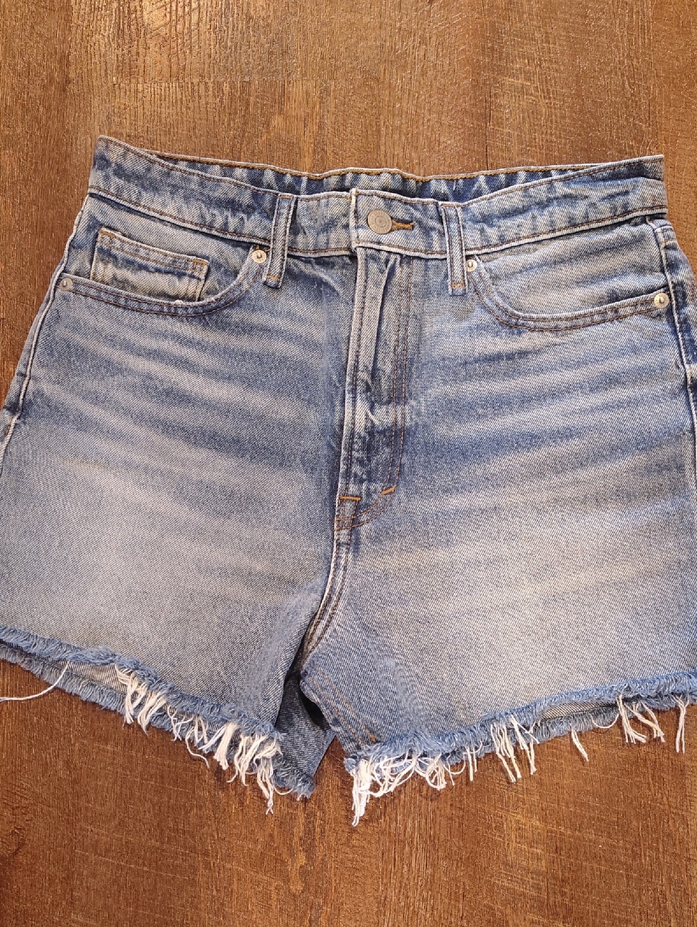 NWOT Lucky Brand Women 10 High Rise Distressed Denim Cutoff Patch Pocket Shorts